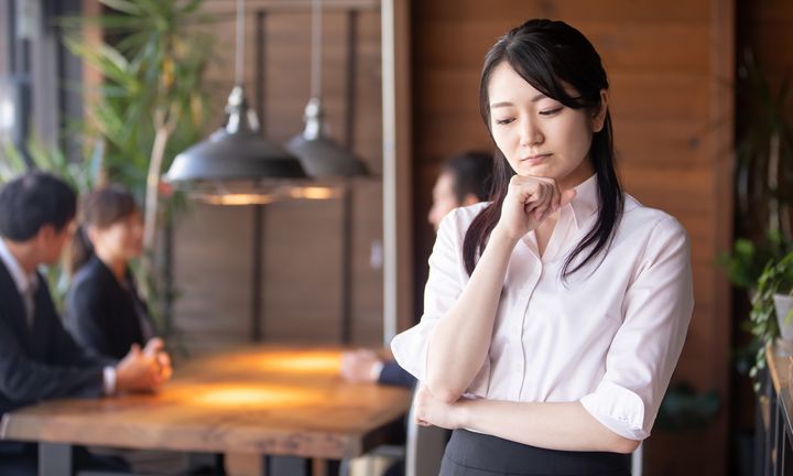 事務 人間関係 ストレス